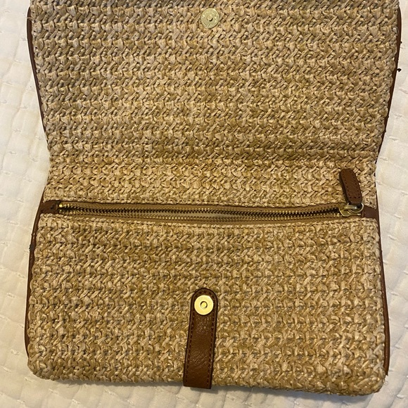 Gap Clutch $10 - Picture 2 of 2